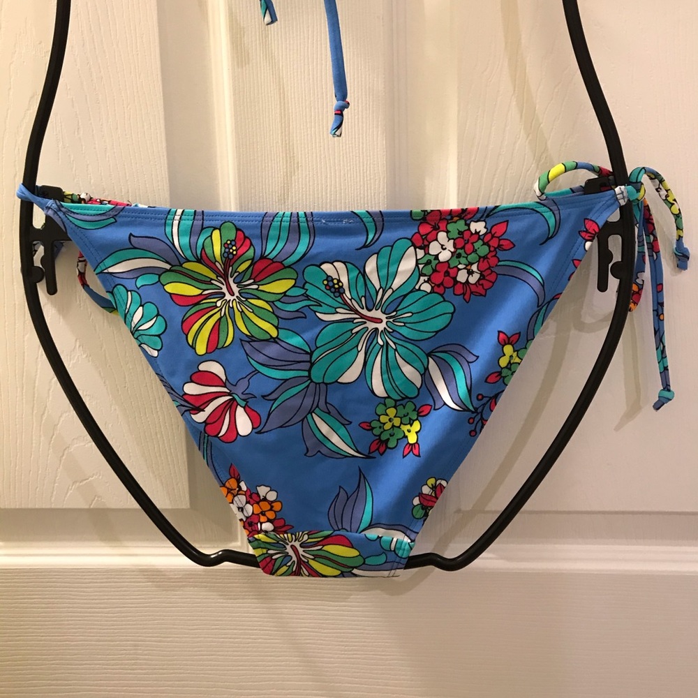 O Beach π Bikini Set - Picture 5 of 7